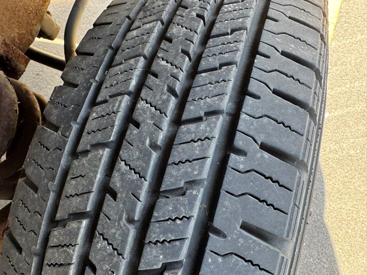 2010-ford-e350-image-45