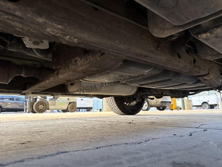 2013-chevrolet-tahoe-image-26