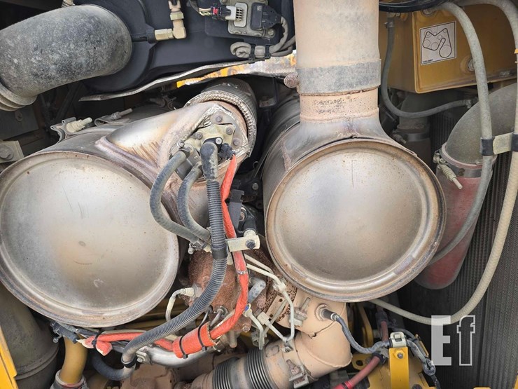 2019-caterpillar-d6-xe-lgp-image-27