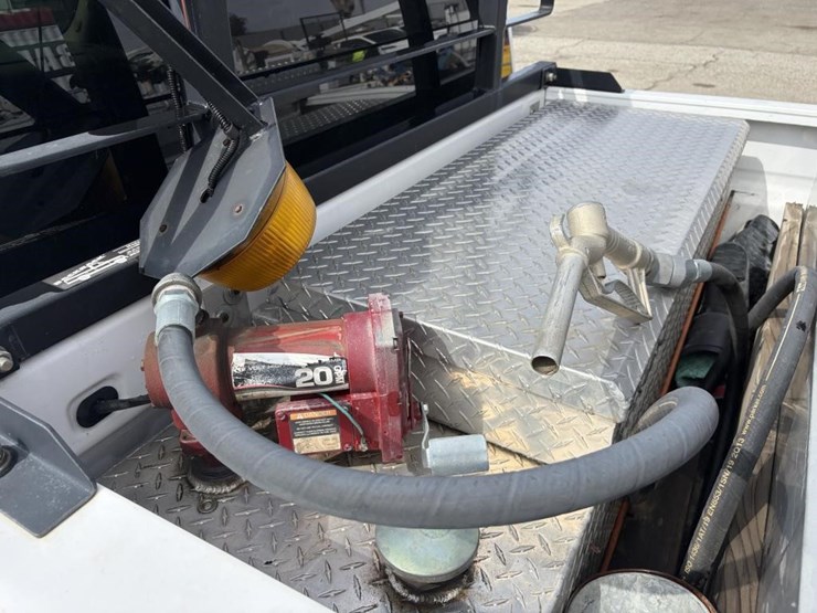 2012-gmc-sierra-2500-image-10