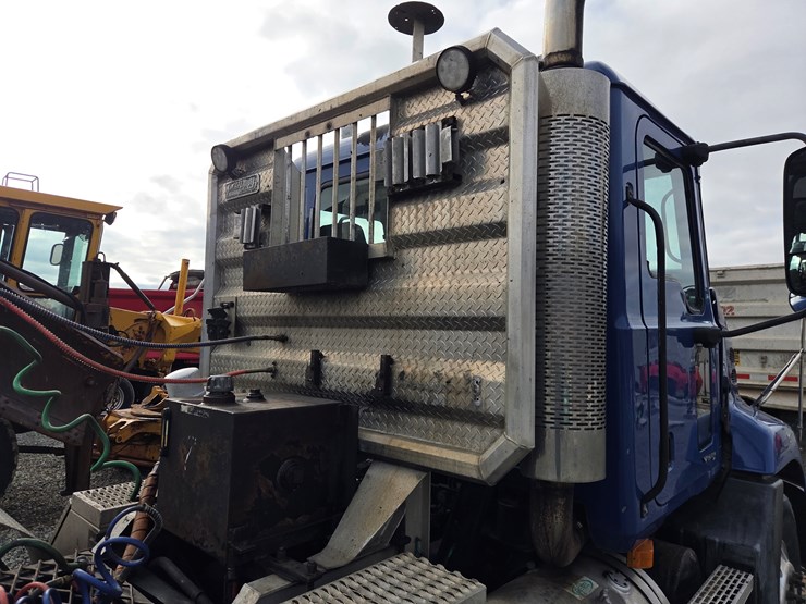 2007-massey-ferguson-8-image-21