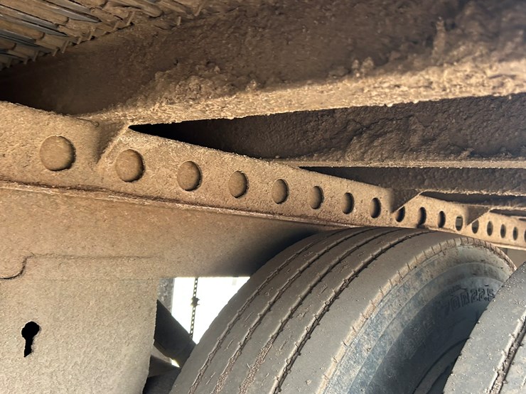 2000-wilkens-walking-floor-image-27