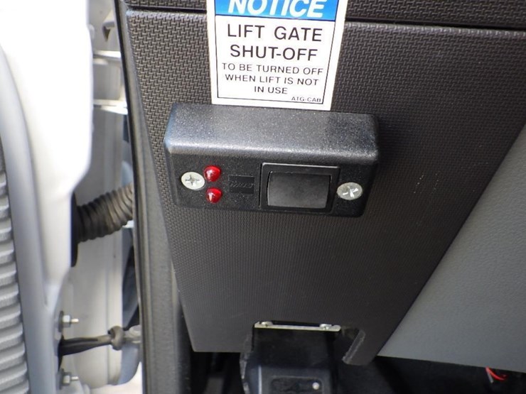 2016-ford-f650-xlt-image-41