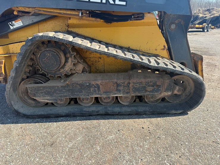 deere-333e-image-35