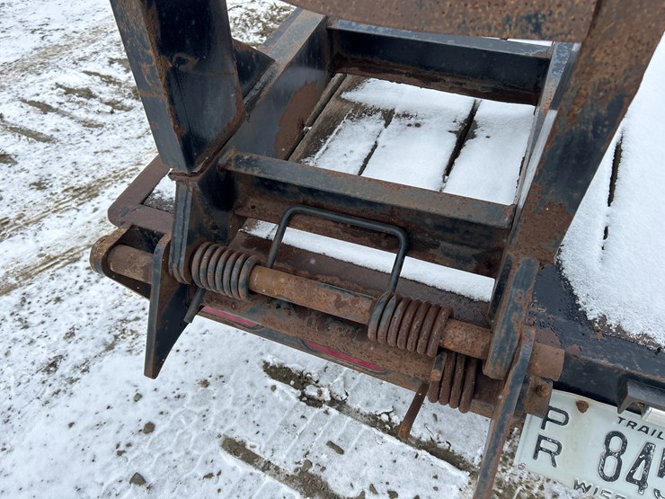 2020-massey-ferguson-8-image-24