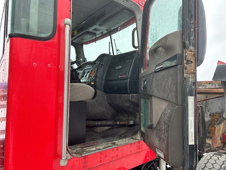 2007-kenworth-w900-image-57