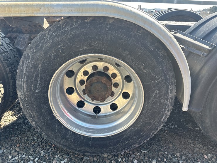 2014-massey-ferguson-8-image-61