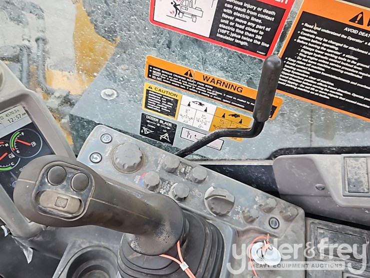 2020-deere-85g-image-34