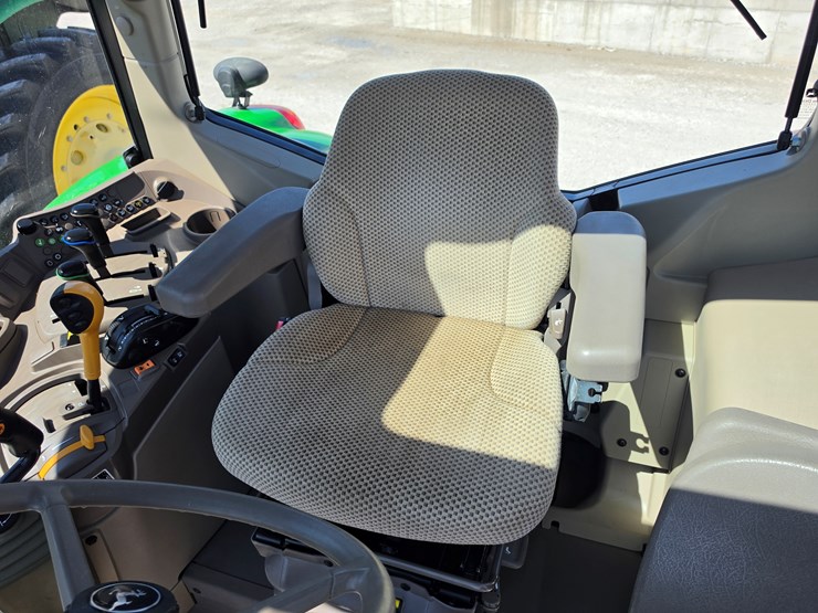 2021-john-deere-6140m-image-18