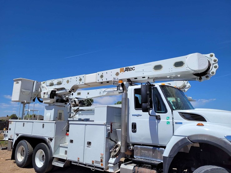 2012-international-7400-image-32