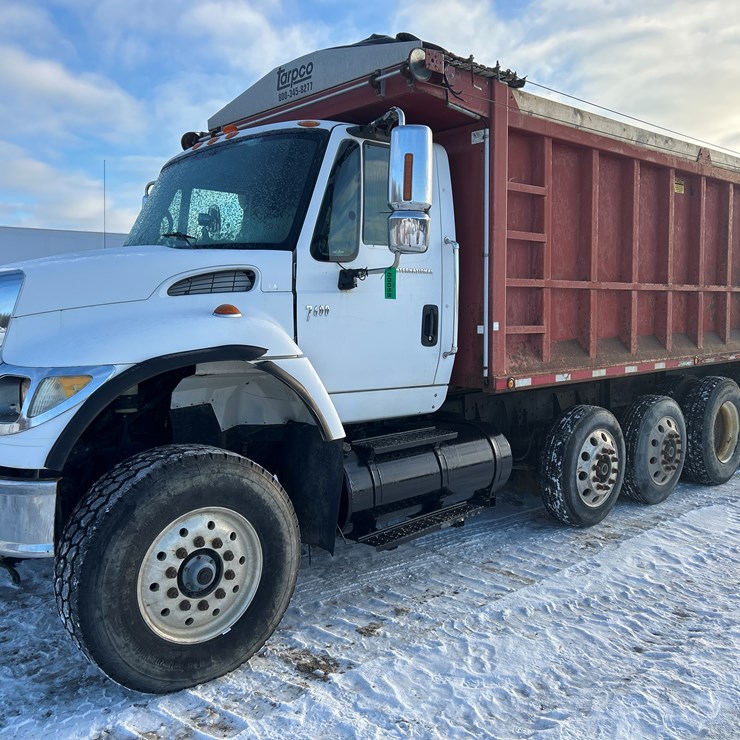 2005 INTERNATIONAL 7600