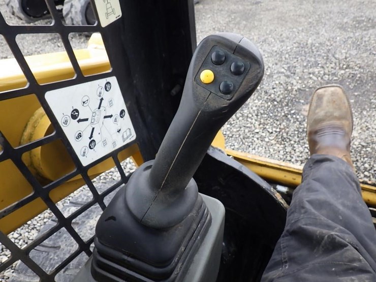 2020-caterpillar-226d3-image-28