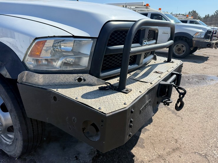 #1061-•-2016-ram-5500-heavy-duty-service-truck-image-5