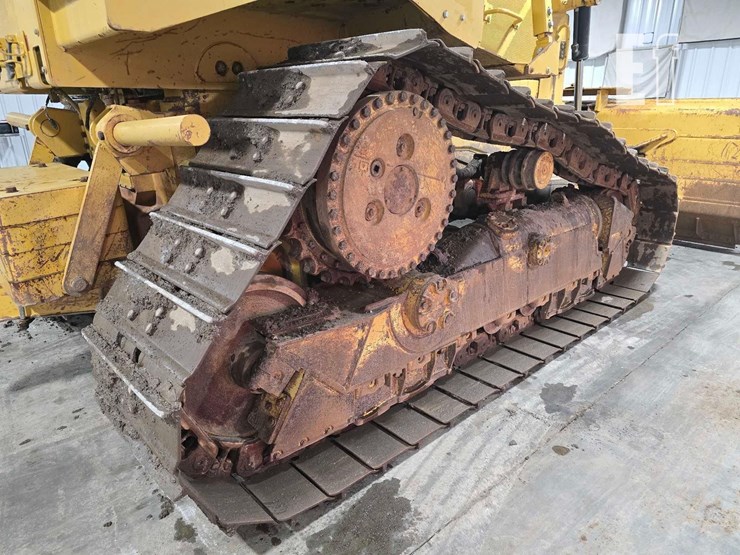 2011-caterpillar-d6t-xw-image-41