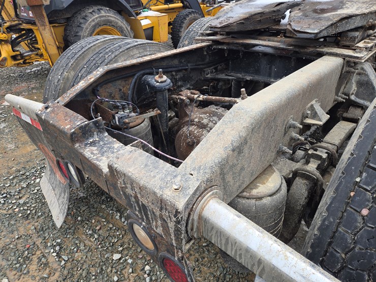 2007-peterbilt-387-image-36