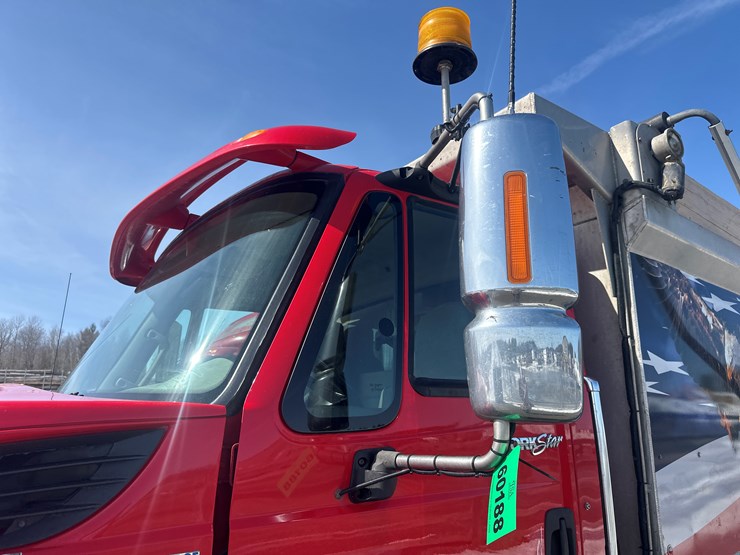 2012-international-7600-image-13