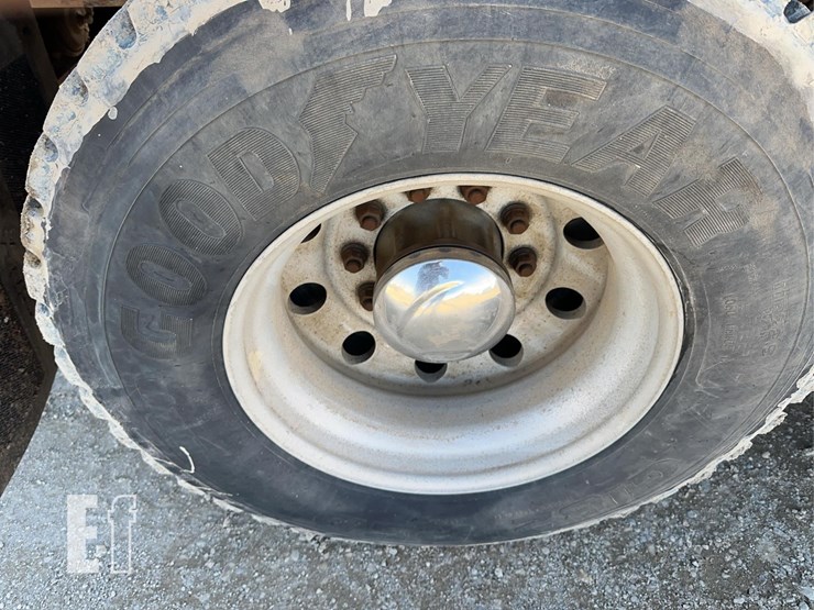 2005-kenworth-t800-image-11