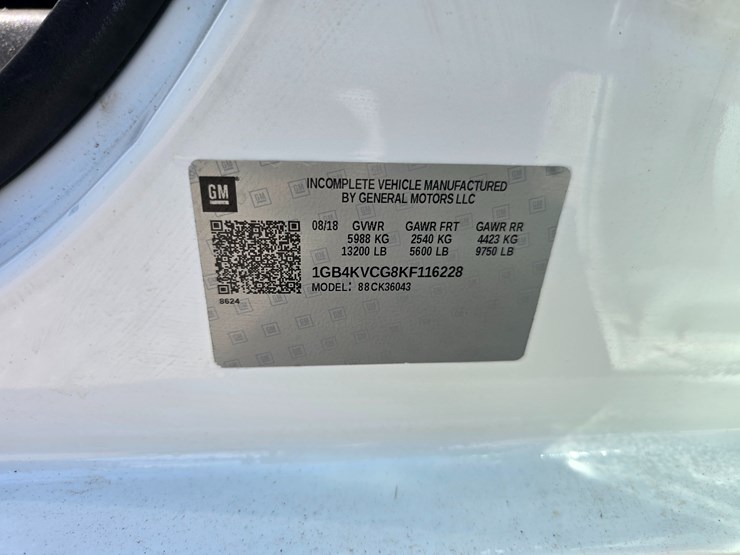 2019-chevrolet-silverado-3500-image-35