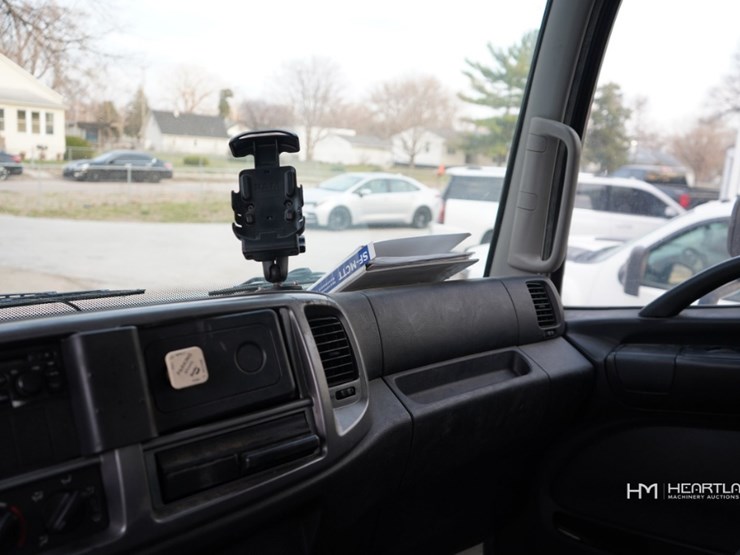 2012-hino-338-image-17