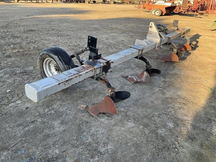 wilcox-"style"-3-pt-3-row-60"-furrow-bar-image-5