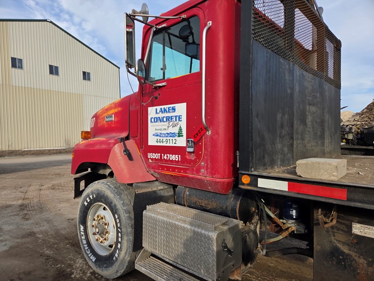 1998-international-paystar-5000-image-14