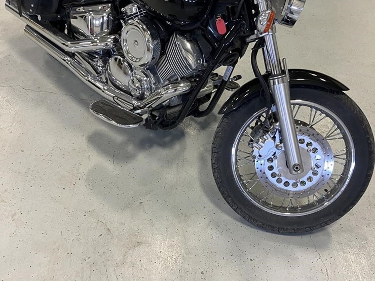 2001-yamaha-xvs1100-image-3