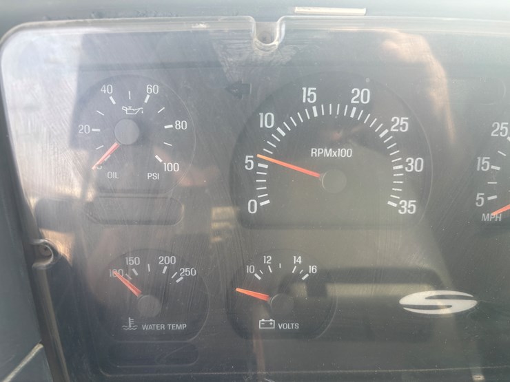 1999-sterling-l9513-image-36