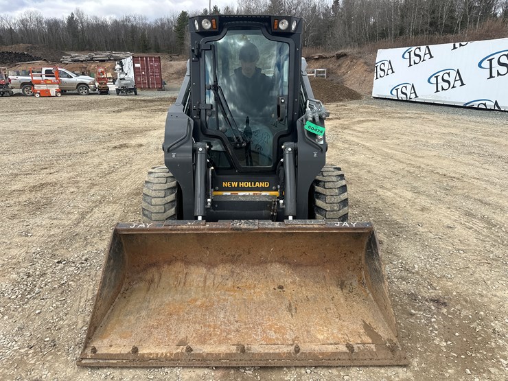 2021-new-holland-l334-image-8