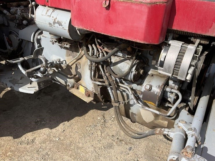 massey-ferguson-240-image-11