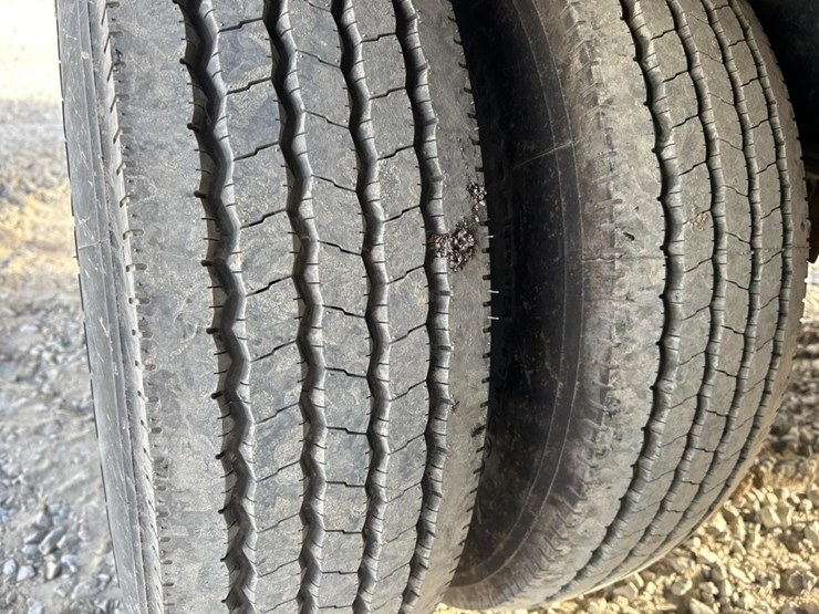 2016-massey-ferguson-8-image-33