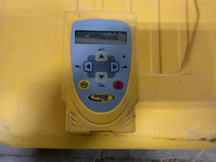 spectra-precision-ll300n-laser-level-image-7