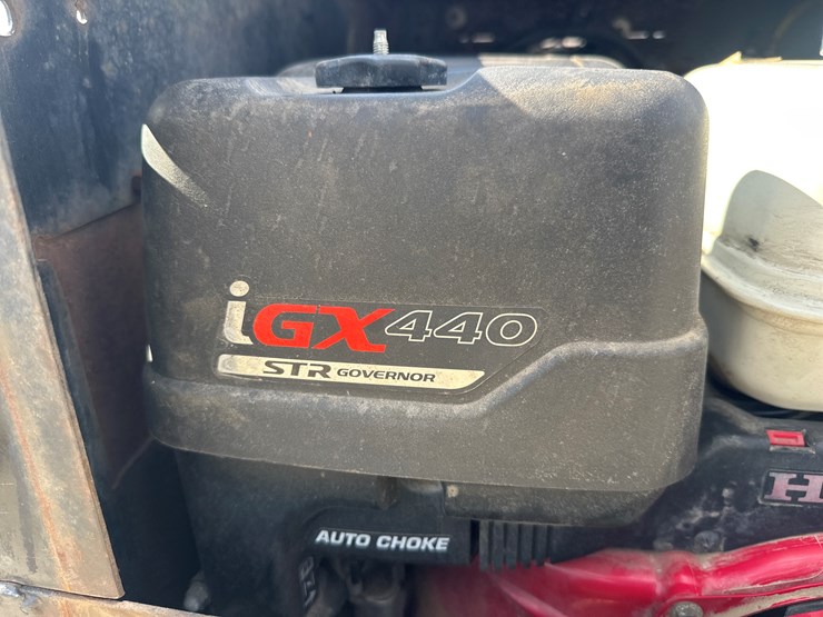 2010-massey-ferguson-8-image-29