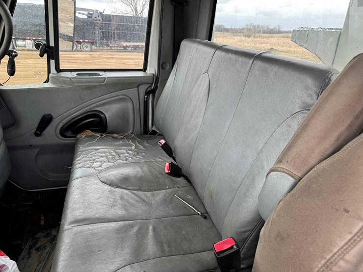 2007-international-durastar-4400-image-45