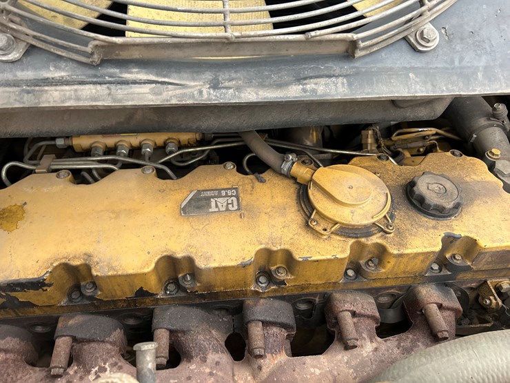 caterpillar-ap-600d-image-49