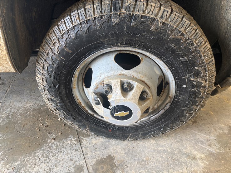 2013-chevrolet-3500-image-72