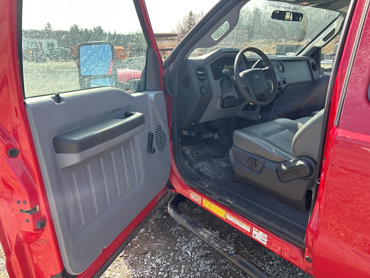 2011-ford-f550-image-55