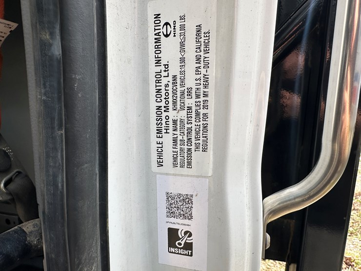 2020-hino-268-image-48