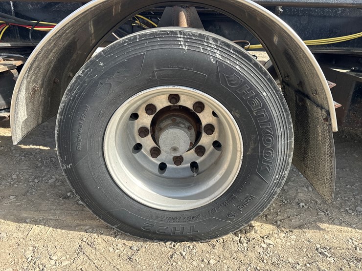 2010-massey-ferguson-8-image-69