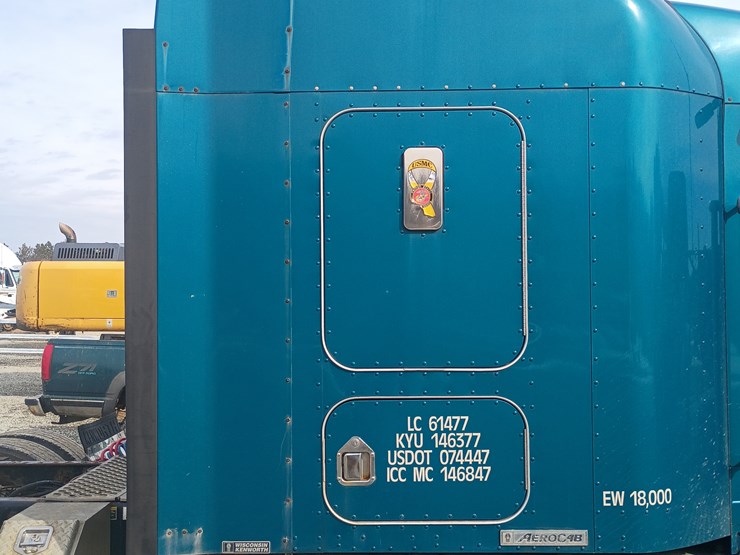 2002-kenworth-t600-image-16