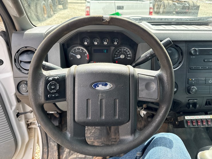 2011-ford-f350-image-36