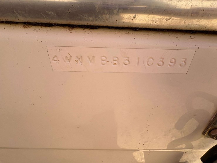 four-winns-"180-freedom"-ski-boat-w/-trailer-image-27