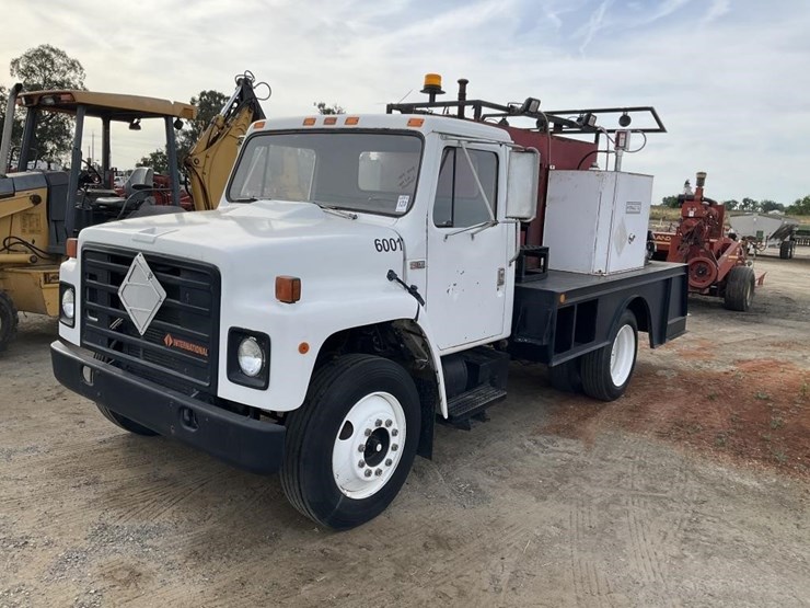 1987-international-s1700-image-3