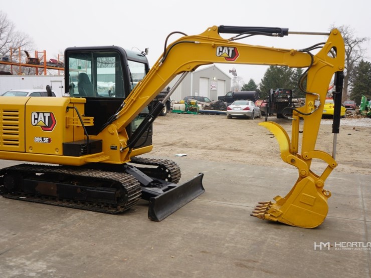 2014-caterpillar-305.5e-image-2