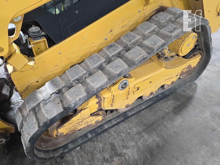 2023-caterpillar-259d3-image-31