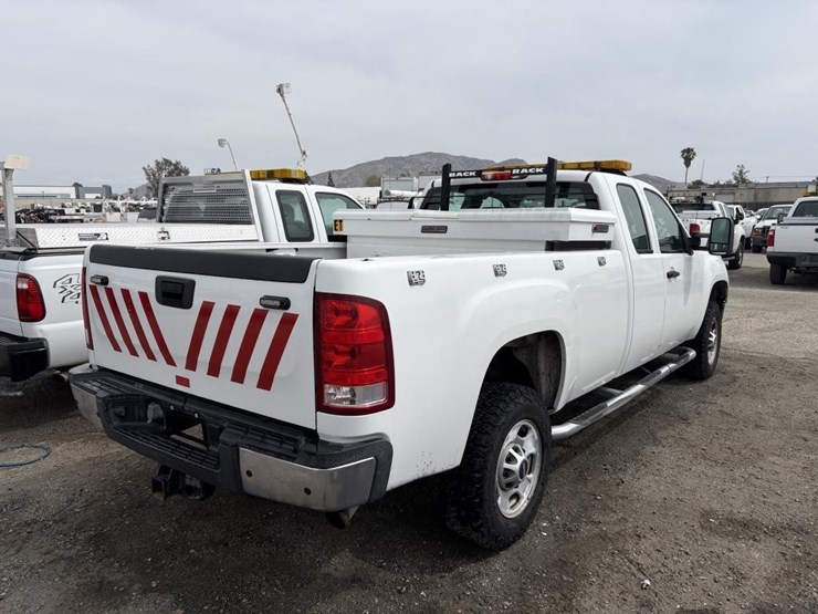 2012-gmc-sierra-2500-image-3