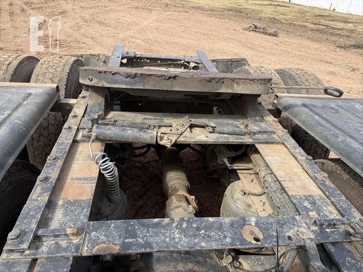 2005-kenworth-w900-image-27