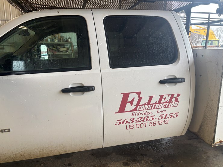 2013-chevrolet-3500-image-9