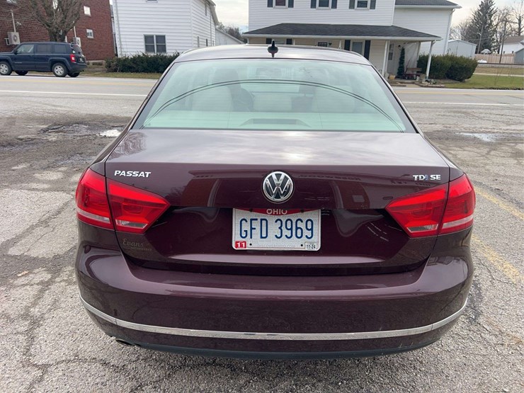 2014-volkswagen-passat-tdi-image-4