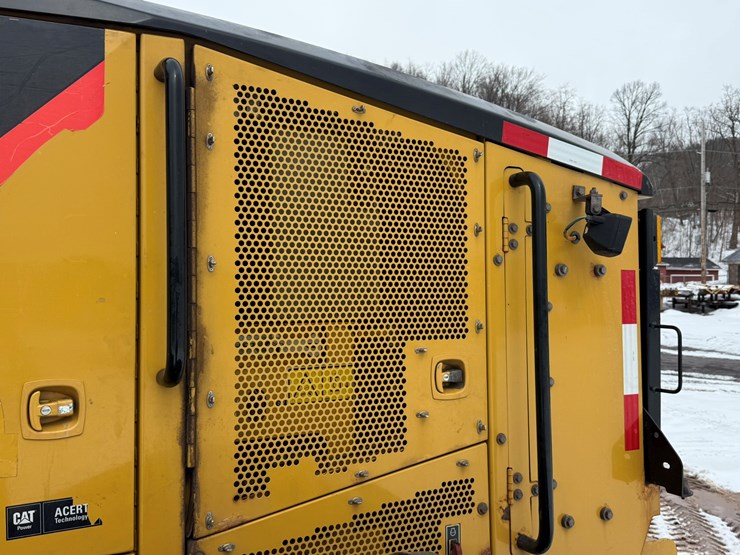 caterpillar-160m-image-43