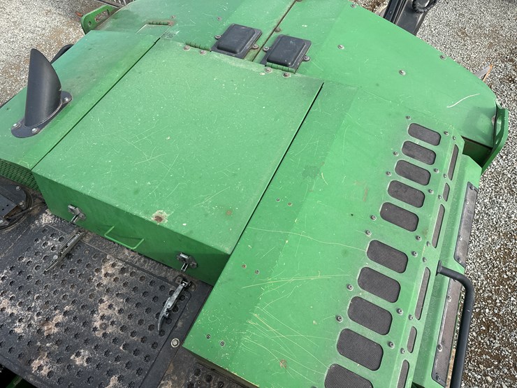 2016-deere-2154d-image-50